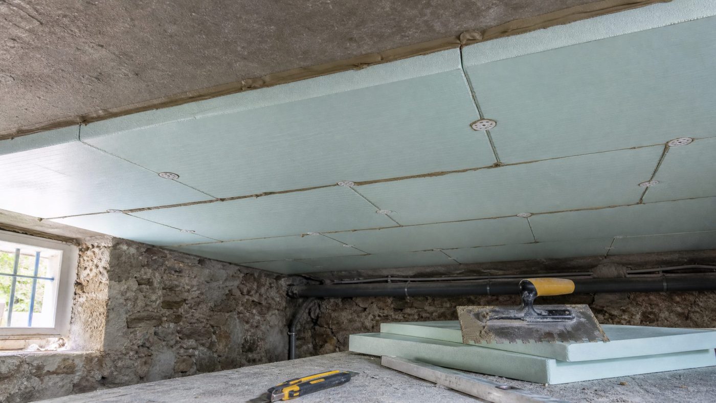 colle incompatible avec le polystyrène extrudé